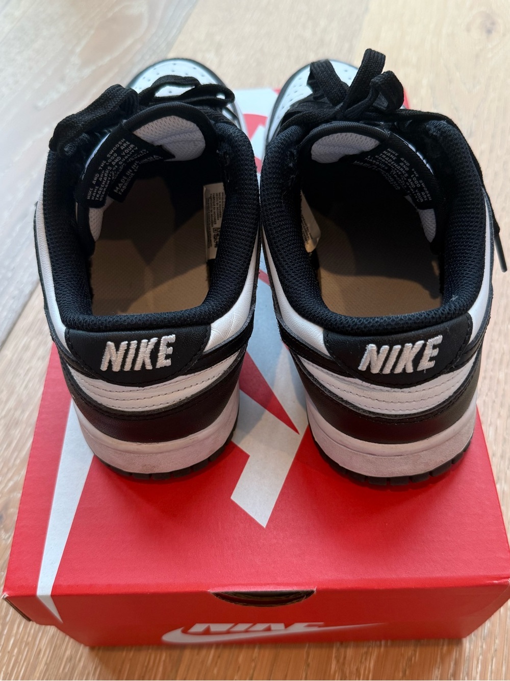 Nike Dunk Low 7.5 Women